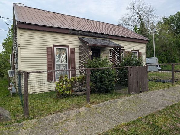 220 Elm St