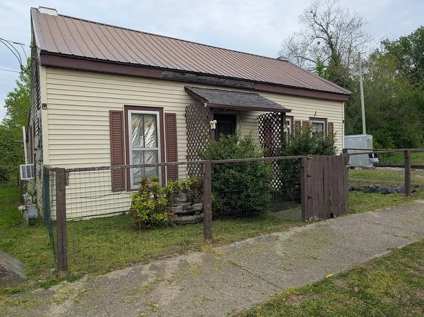 220 Elm St, Cloverport, KY 40111