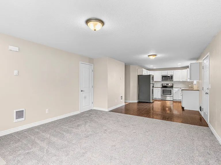 53 Michael St — Photo 4