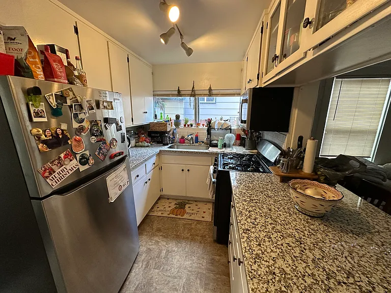 1022 Ivy St — Photo 14