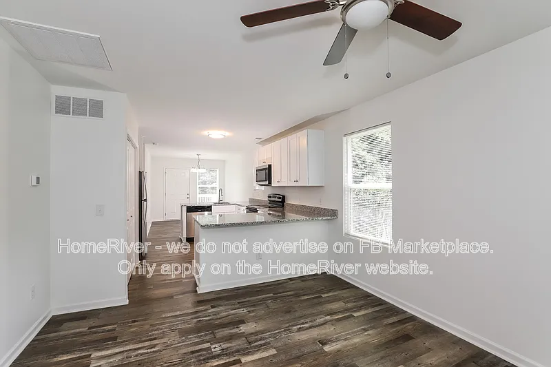 3 bed, 2.0 bath, 1080 sqft, $1,690 — Photo 3