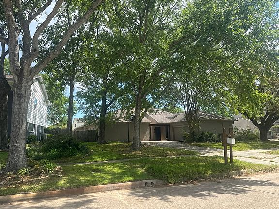 3rd image of 1010 Baronridge Dr