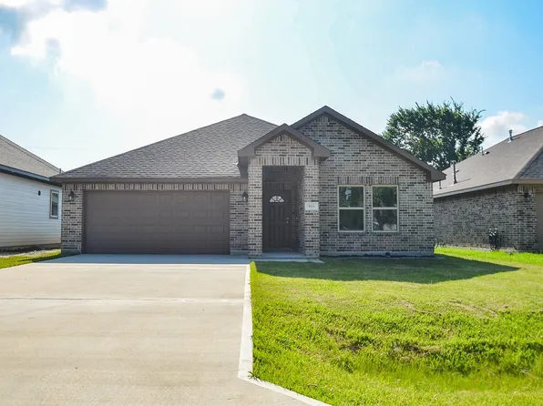 815 Easy St, La Porte, TX 77571