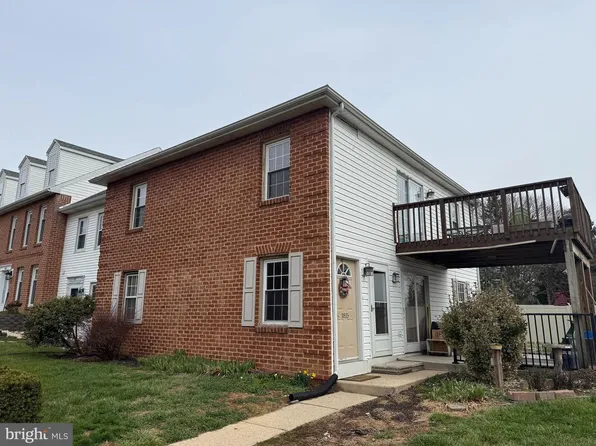 1815 English Dr, Mechanicsburg, PA 17055