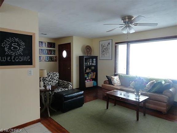 4th image of 1262 Center Dr