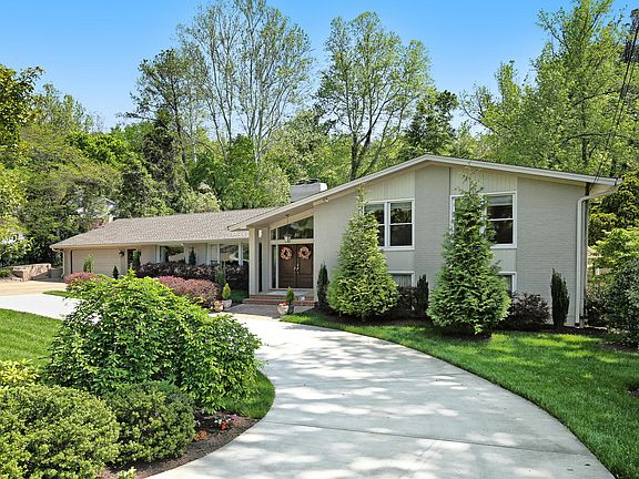 4th image of 3 Roslyn Hills Dr