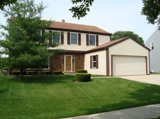 67 N Walnut Ln, Schaumburg, IL 60194