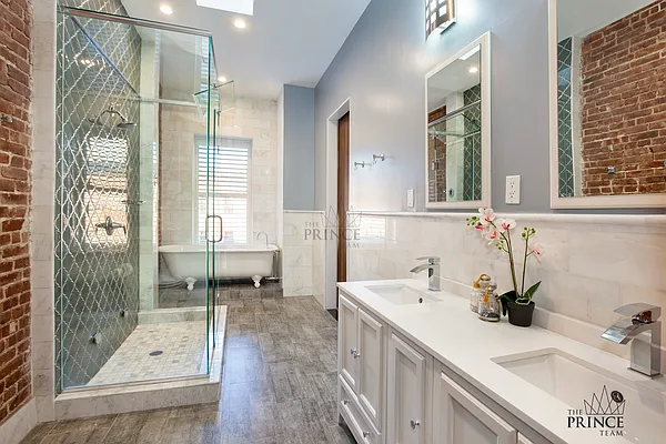 Sold by Compass | media 9