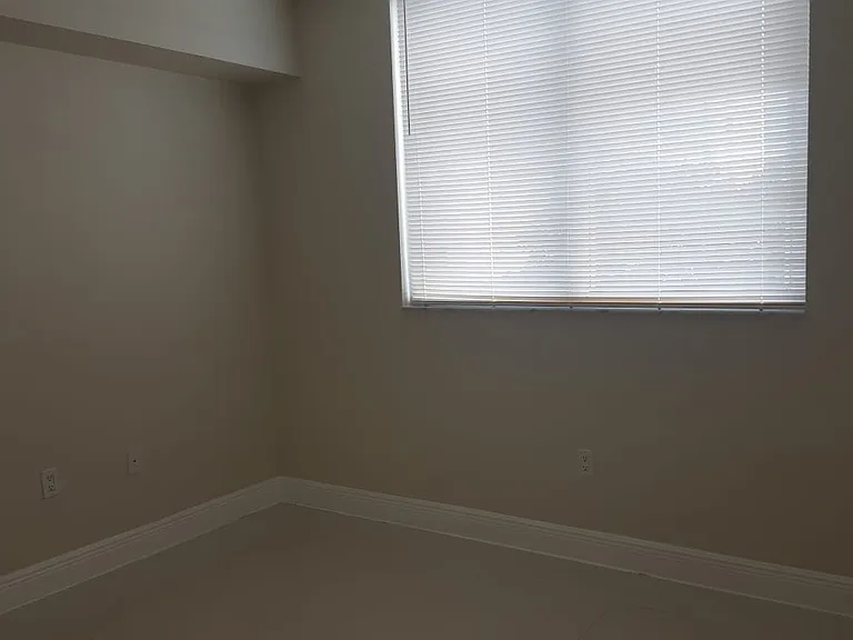 1861 NW South River Dr — Photo 6