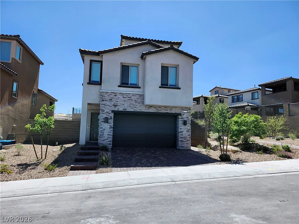 4 bed, 4.0 bath, 2242 sqft, $3,200 — Photo 2