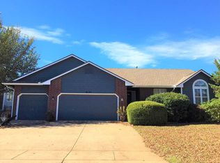 6131 Quail Ridge Ct, Wichita, KS 67220