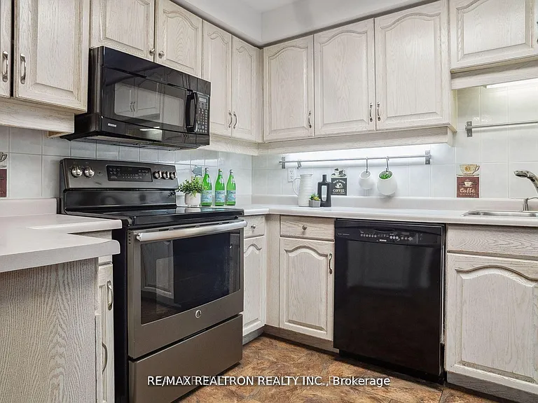 3050 Orleans Rd #11 — Photo 7
