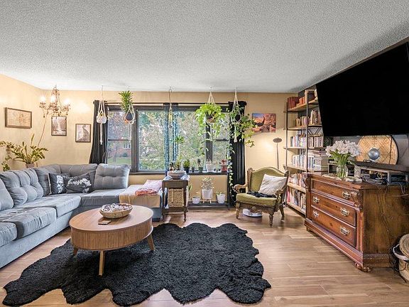 5th image of 13454 Jonquil St NW