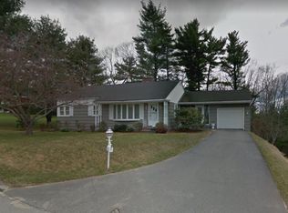 9 Delcliffe Ln, Lewiston, ME 04240