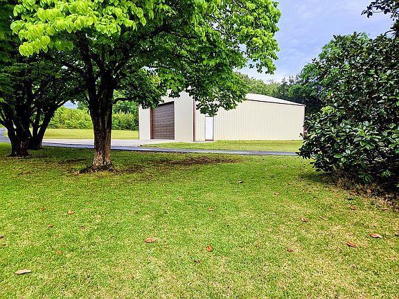 4th image of 440 Loop Dr