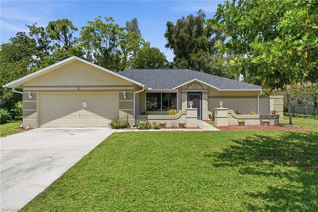 3 bed, 2.0 bath, 1448 sqft, $3,000 — Photo 1