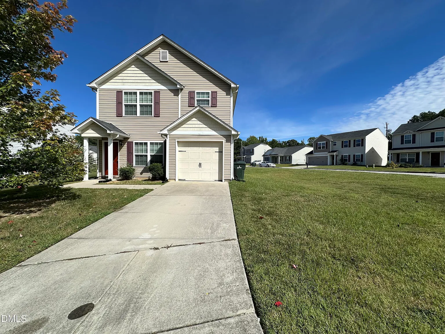 3 bed, 2.5 bath, 1220 sqft, $1,750 — Photo 3