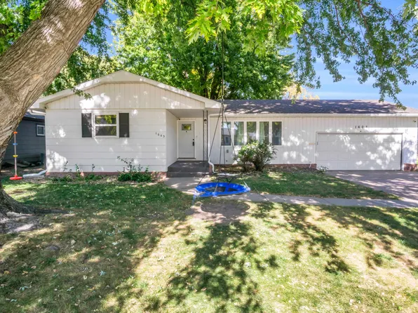 1603 W 36th St, Kearney, NE 68845