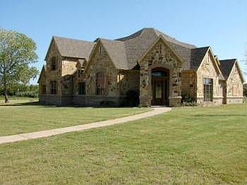 1st image of 118 Buchanan Cout