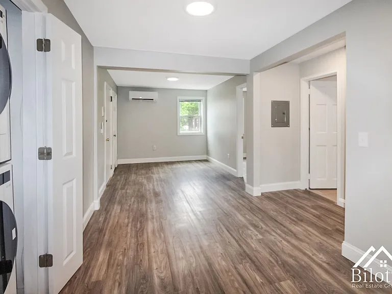 428 Hope St — Photo 5