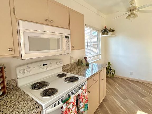 5th image of 920 Tamarack Ln #7