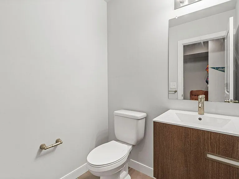418 Fairmount Ave — Photo 21