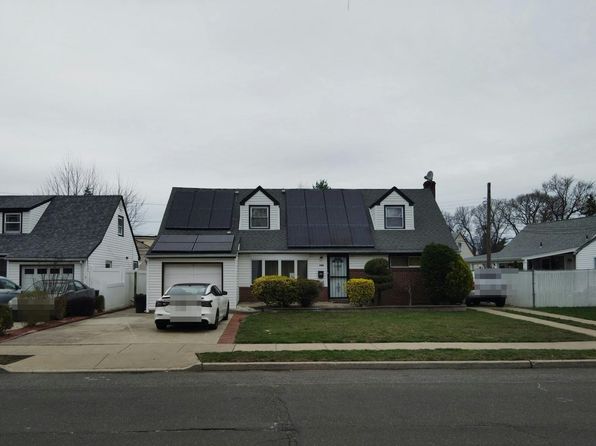 868 Smith St, Uniondale, NY 11553