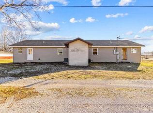 111 W Crescent St, Aurora, MO 65605