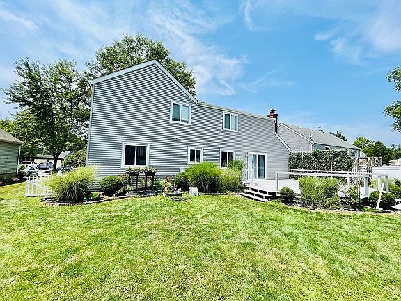 4th image of 524 Saddletree Dr
