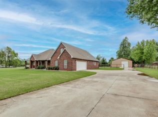 2424 E Karen Ter, Mustang, OK 73064