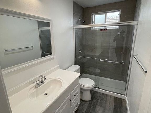 2nd image of 1170 Crenshaw Blvd #3