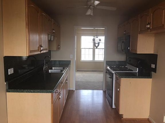 3rd image of 328 White Birch Ct