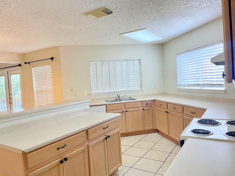 7306 Daulton Rdg — Photo 7