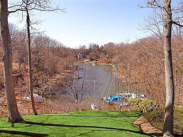 1506 Riverdale Dr photo 1