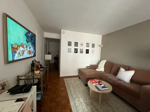 245 E 35th St, New York, NY
