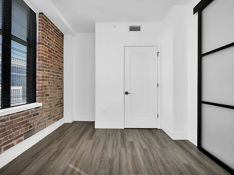 The Residences at Barnett — Photo 43