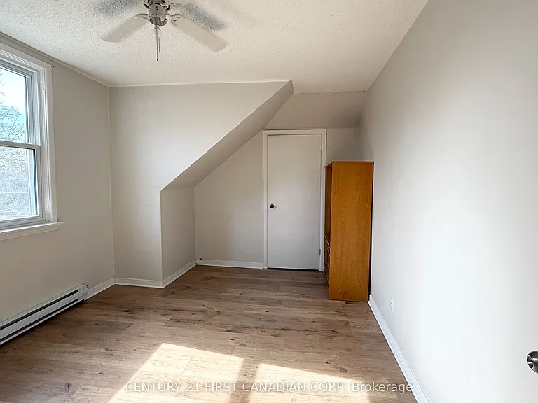 359 Princess Ave #3 — Photo 15