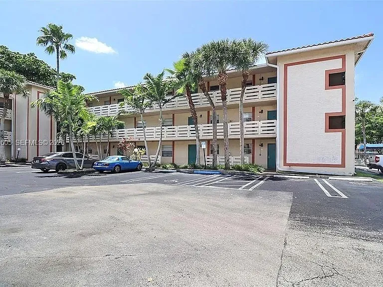 3246 NW 102nd Ter #308-F — Photo 13