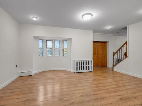 2747 Haring Street image 5 of 24