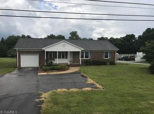 1327 W Mountain St, Kernersville, NC 27284