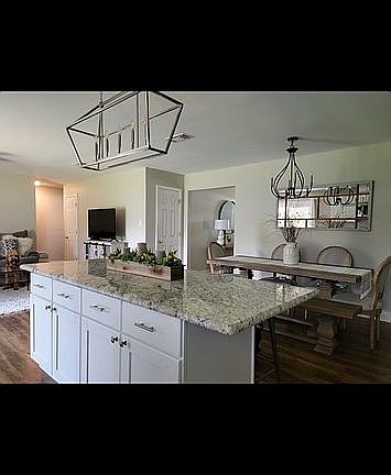 Kitchen/ dining room