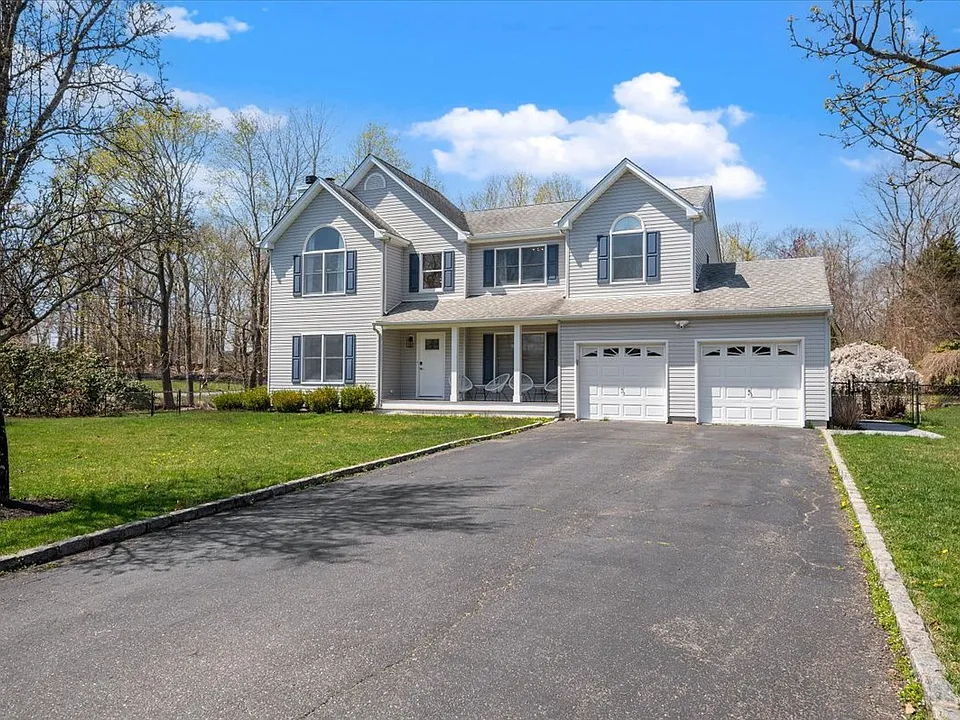 11 N Woods Rd
