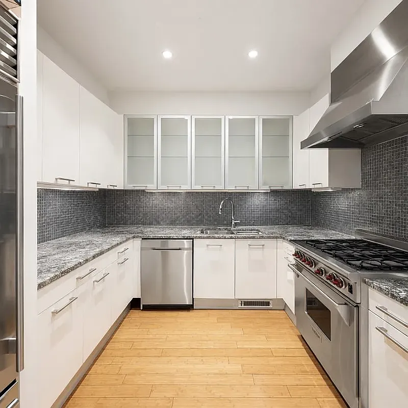 130 Fulton Street — Photo 4