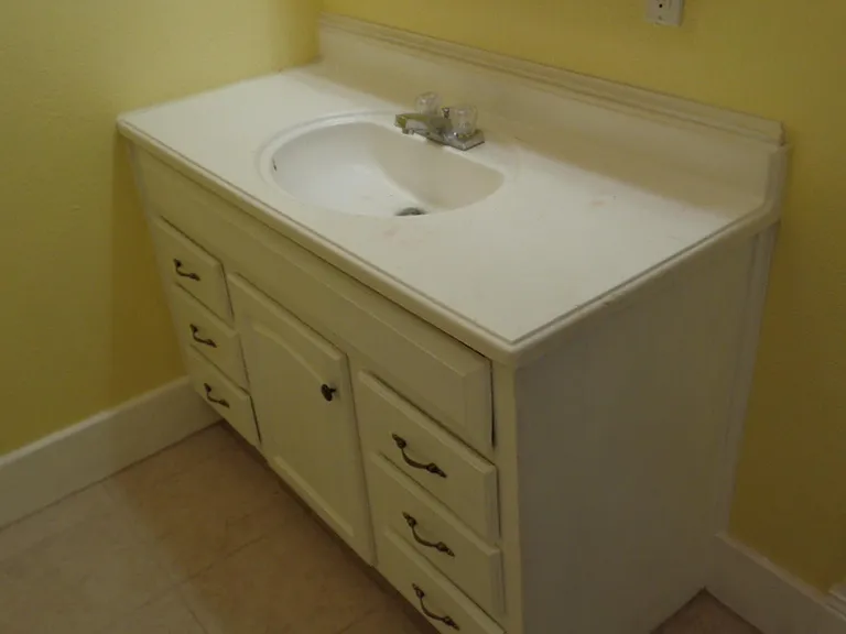 320 E Hickory St — Photo 5
