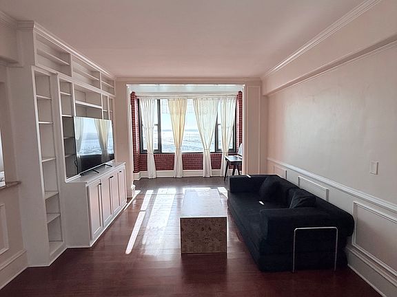 4th image of 14 Lockwood Dr #100