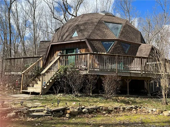 15 Monticello Ln, Mansfield, CT 06268