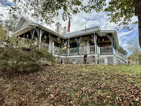 88 Front St, Glouster, OH 45732