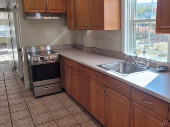 681 Easton Rd FLOOR 1