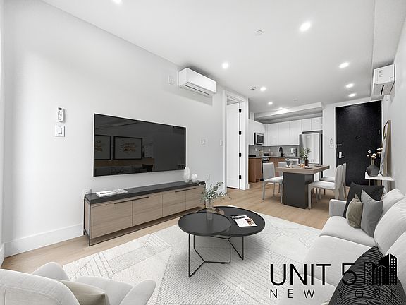 4th image of 351 Melrose St #2E