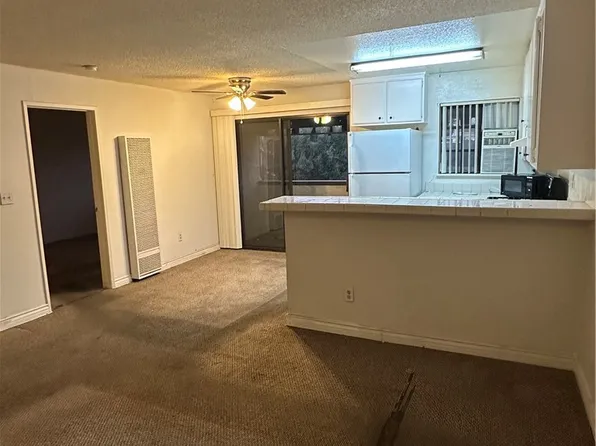 18530 Hatteras St Unit 212, Tarzana, CA 91356